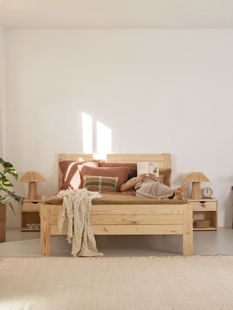 Cama 150 de madera maciza de pino estilo caserío | LUFE 2