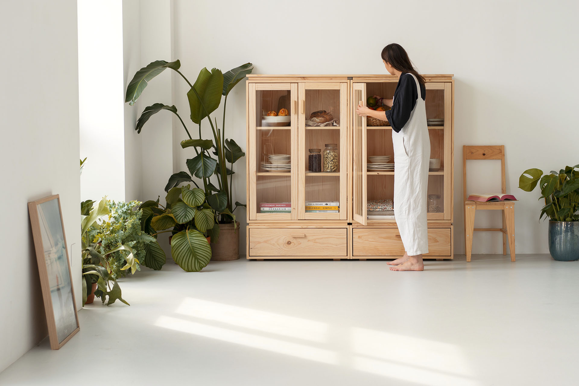 Imagen de ambiente 1 para:Vitrina modular de madera de pino