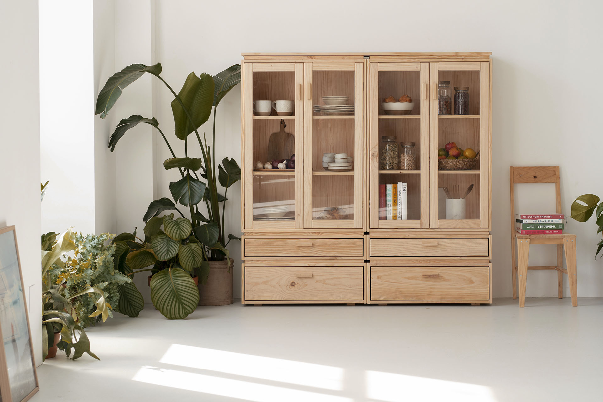Imagen de ambiente 1 para:Vitrina modular de madera de pino
