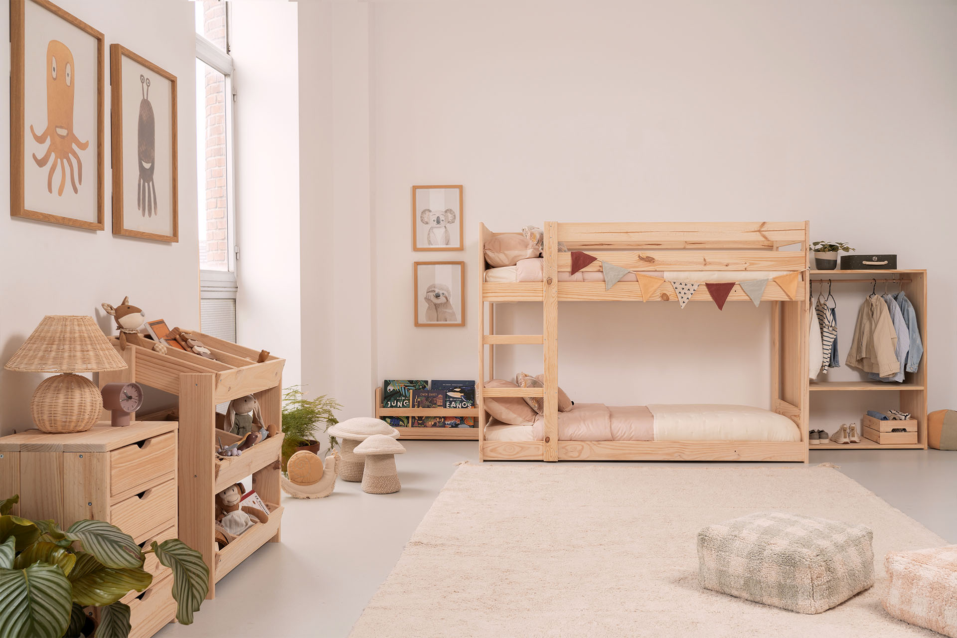 Imagen de ambiente 1 para:Litera Montessori de madera de pino