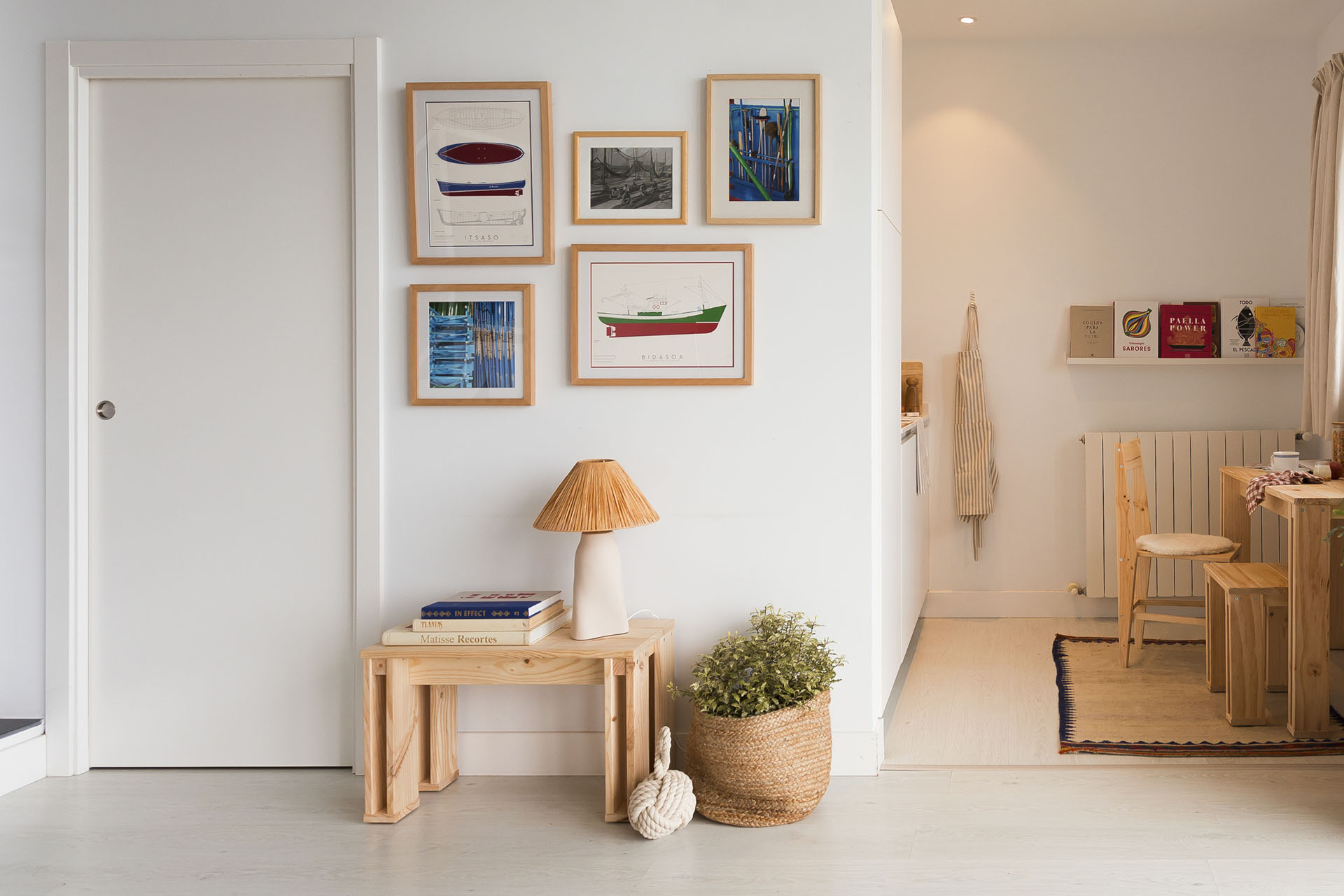 Imagen de ambiente 1 para:banco de madera natural