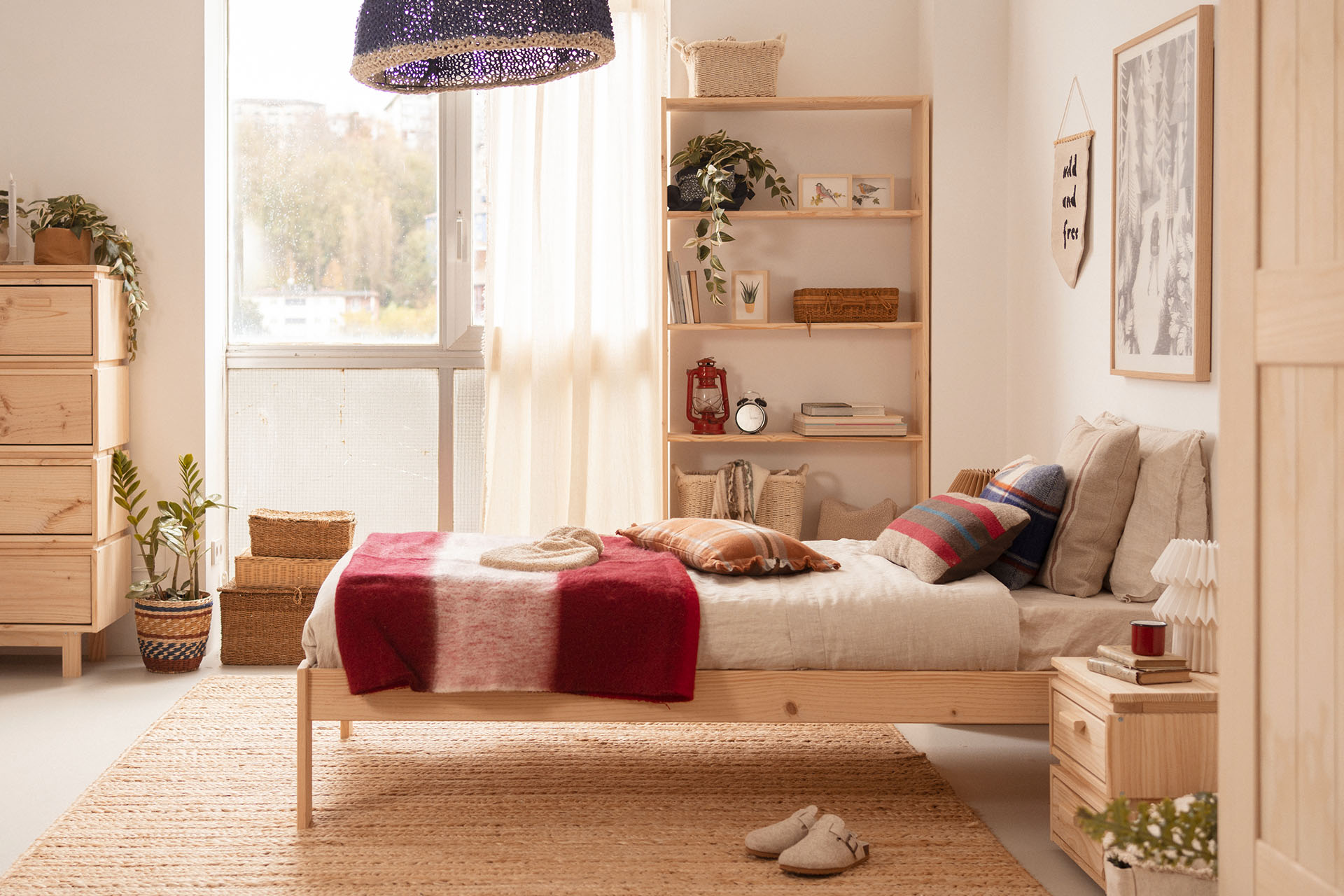 Imagen de ambiente 1 para:Estanter&iacute;a alta de madera natural