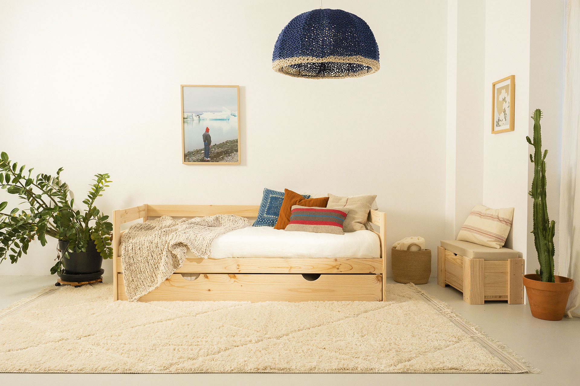 Imagen de ambiente 1 para:Cama div&aacute;n de madera natural