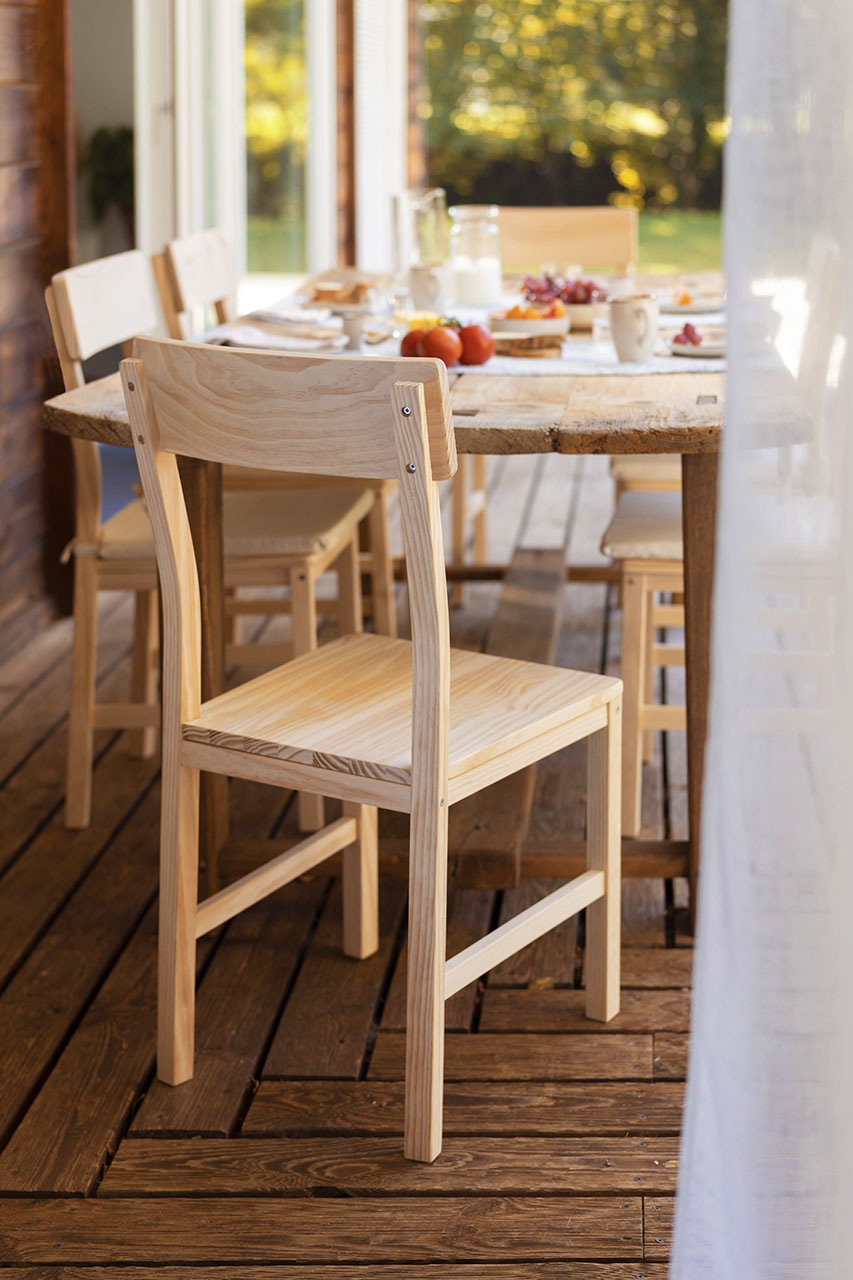 Imagen de ambiente 1 para:Silla de madera natural