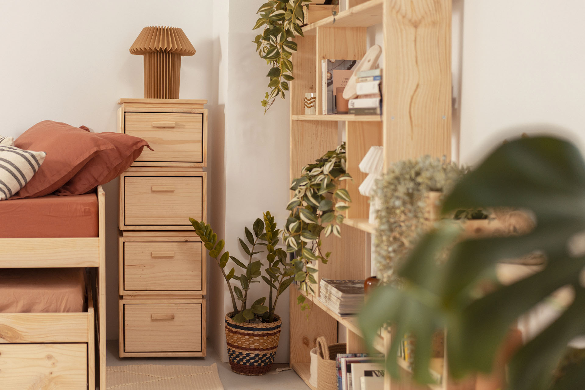 Imagen de ambiente 1 para:Cajonera alta de madera