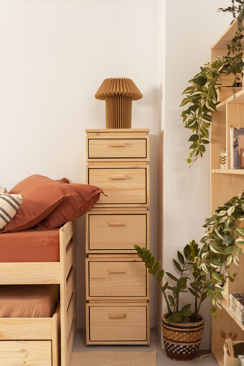 Imagen de ambiente 1 para:Cajonera alta de madera natural