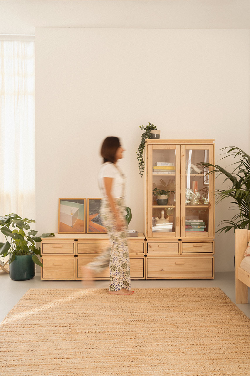 Imagen de ambiente 1 para:Vitrina peque&ntilde;a de madera