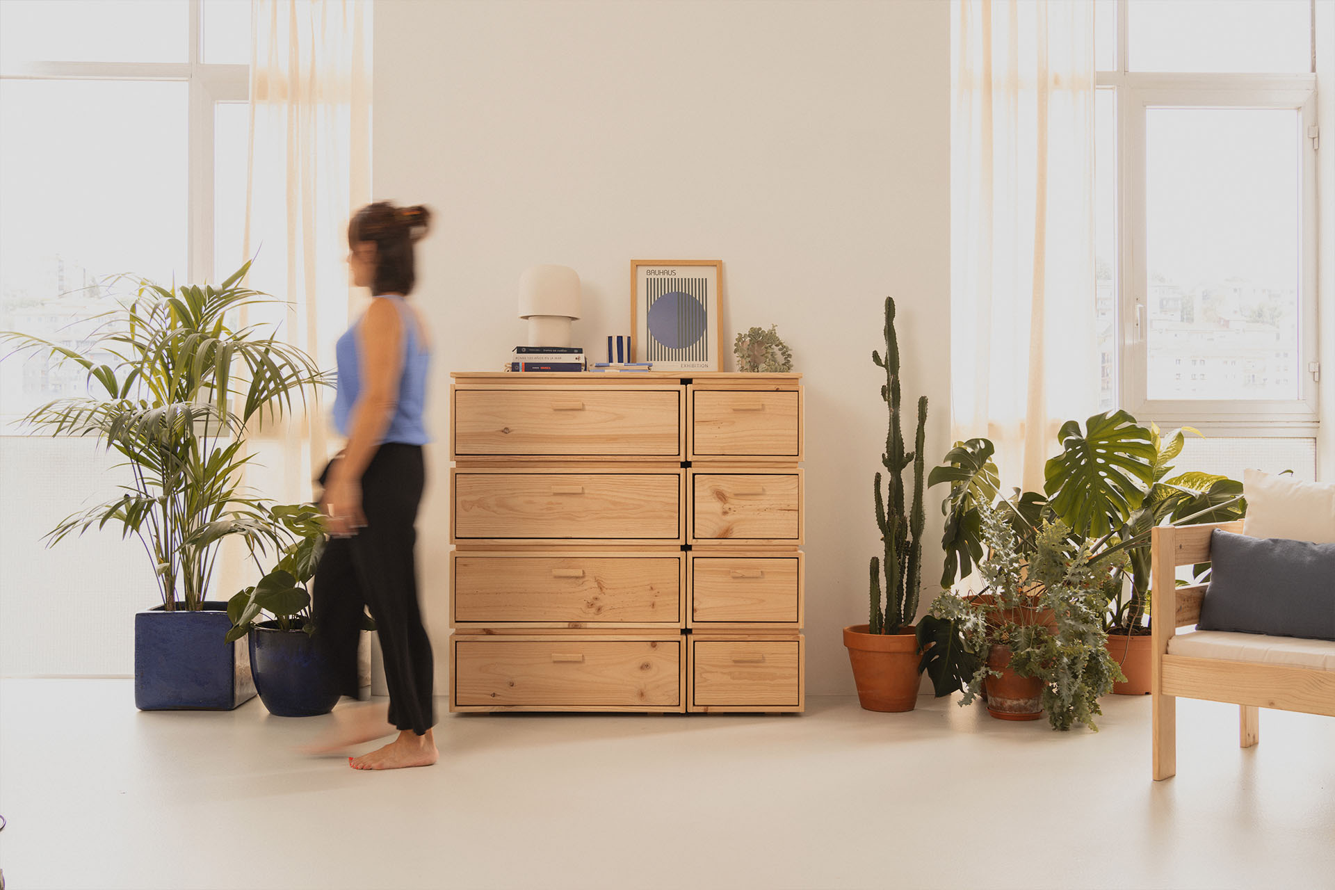 Imagen de ambiente 1 para:Cajonera alta de madera