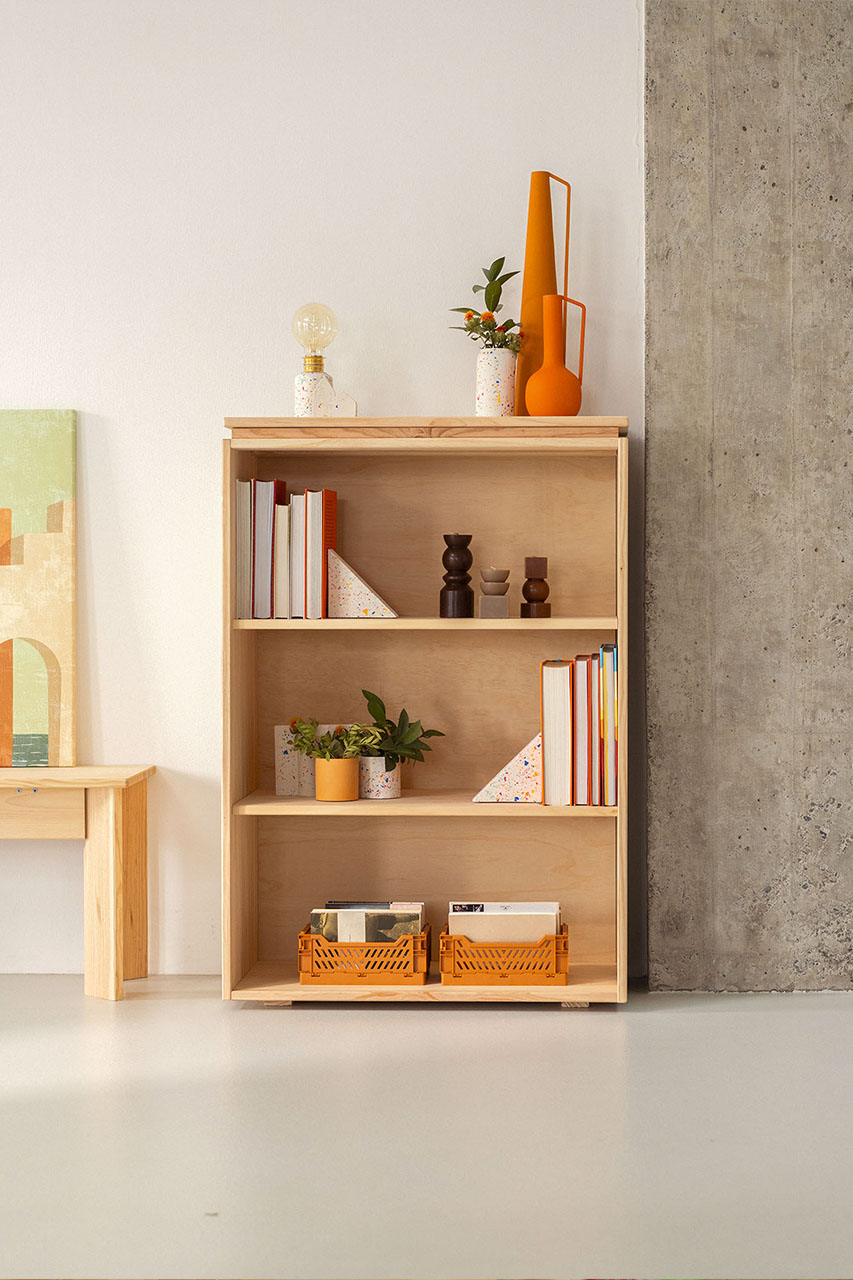 Imagen de ambiente 1 para:Estanter&iacute;a baja de madera natural