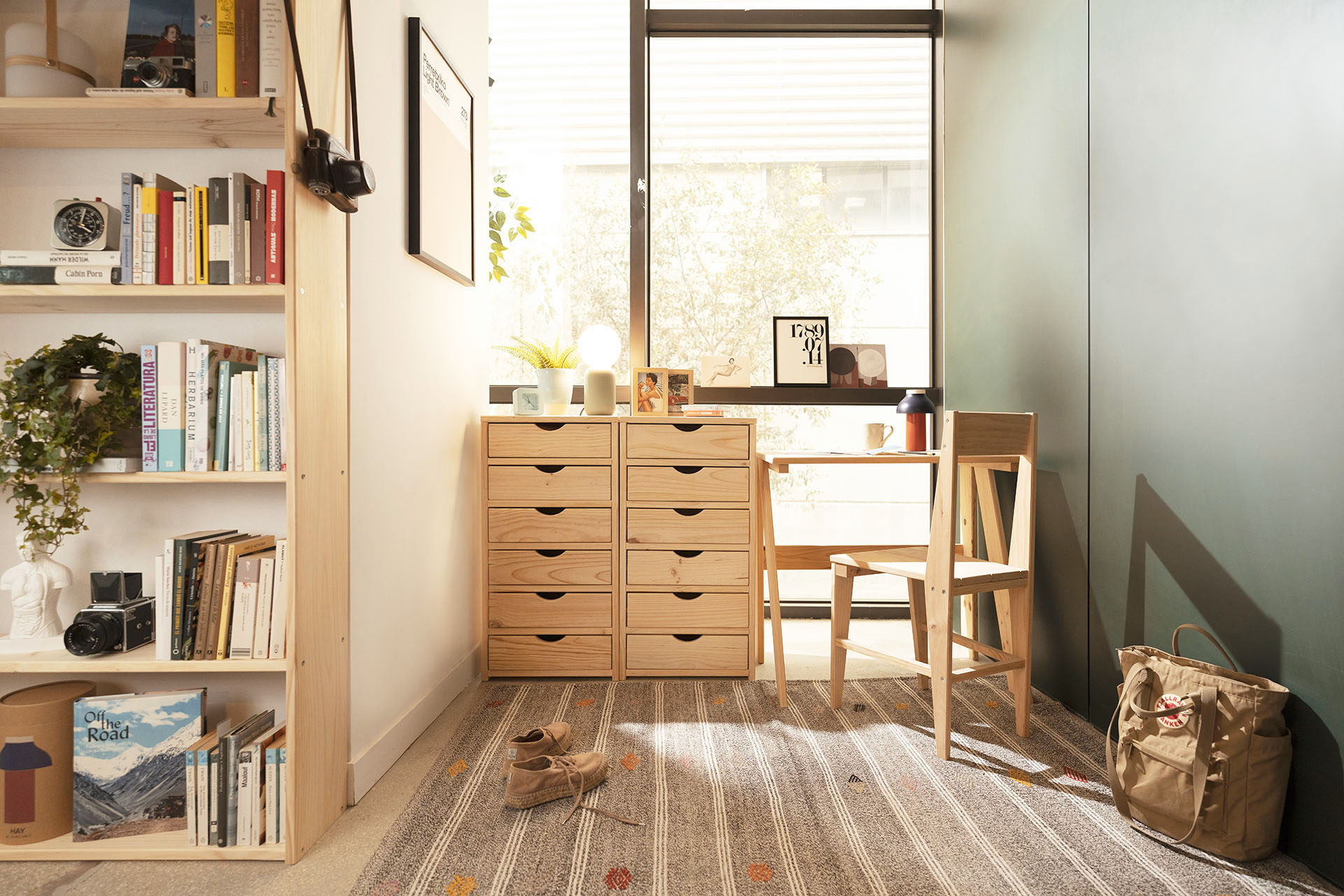 Imagen de ambiente 1 para:Cajonera alta de madera