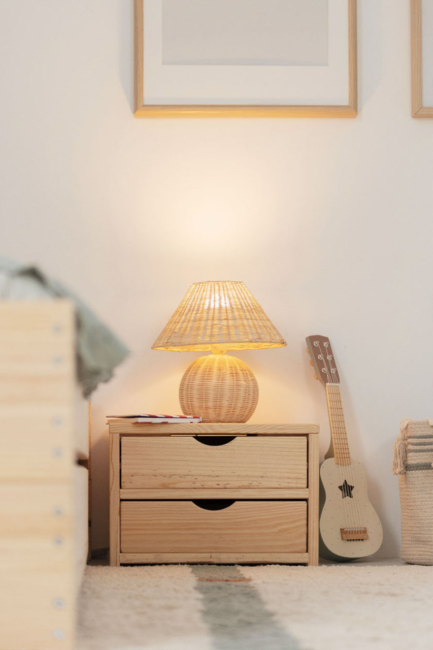 Imagen de ambiente 1 para:Mesita de noche de madera