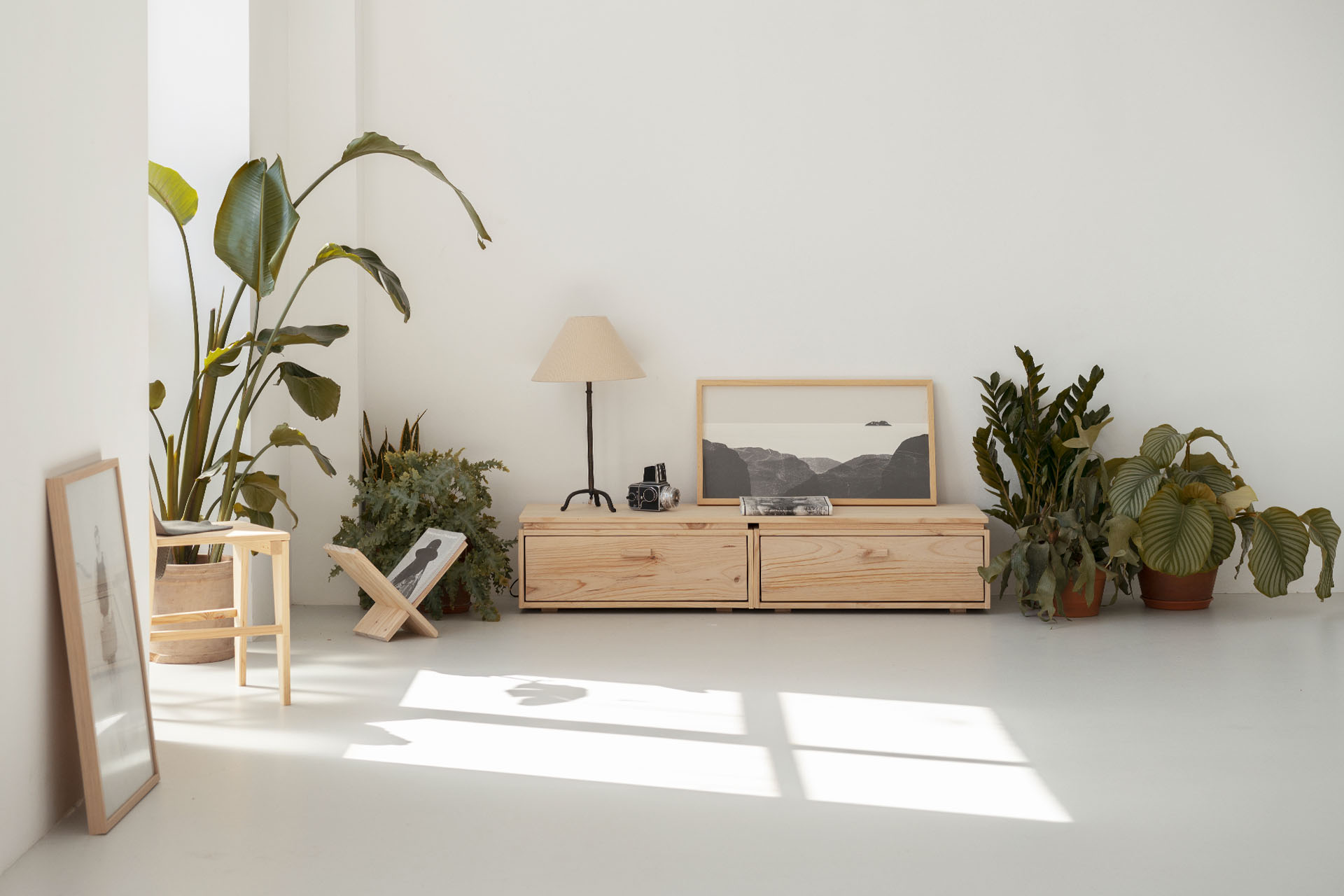 Imagen de ambiente 1 para:Aparador de madera maciza con cajones