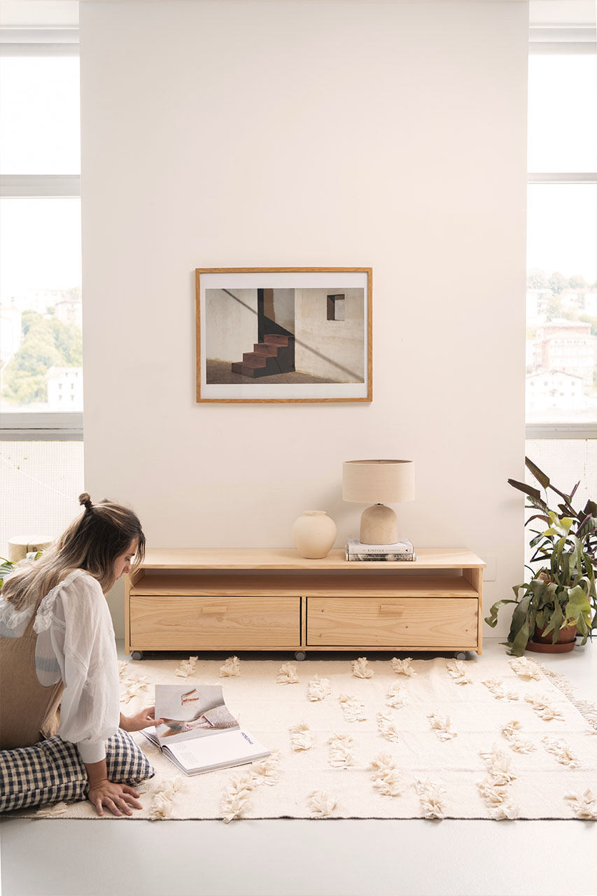 Imagen de ambiente 1 para:Mueble para televisi&oacute;n con cajones