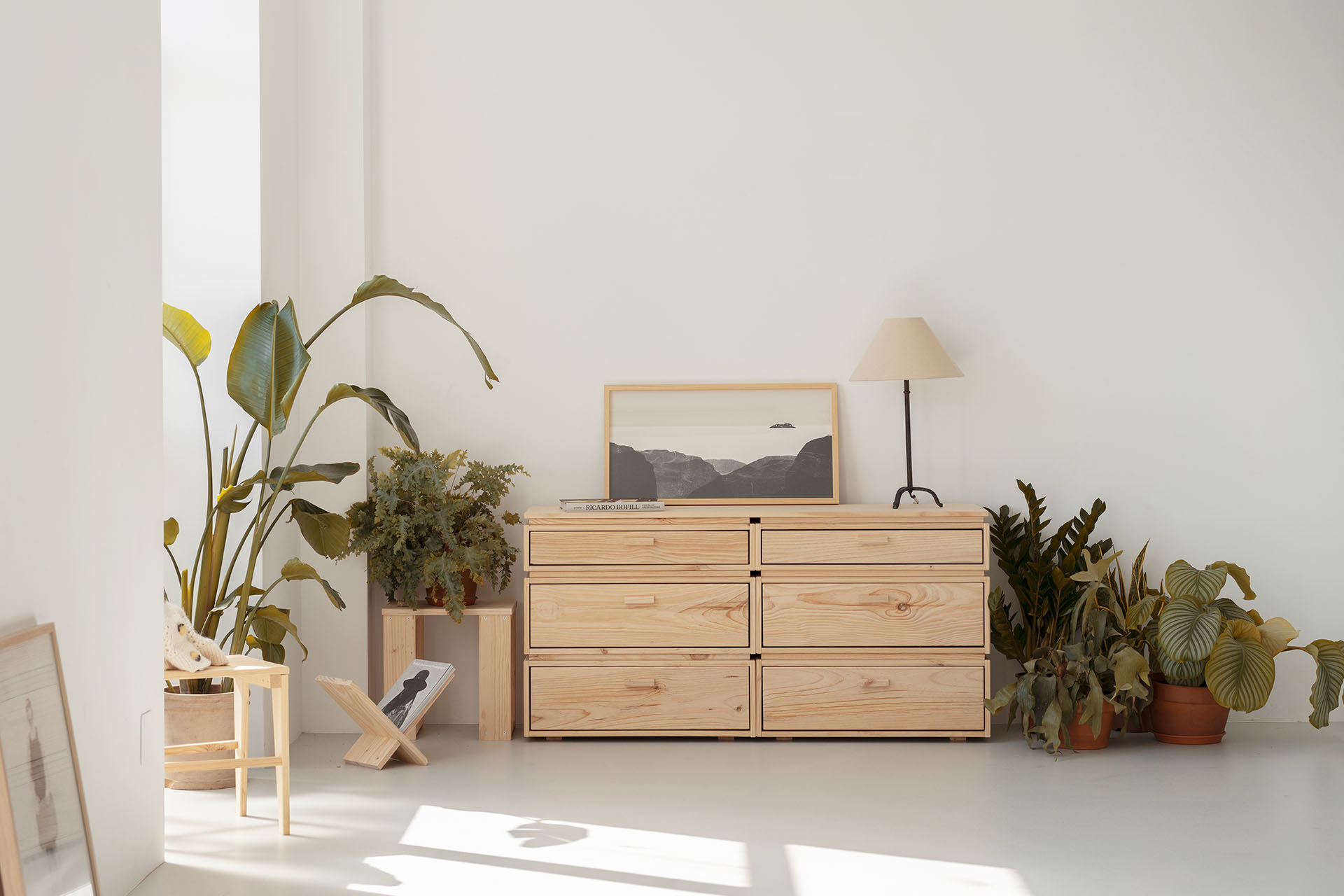 Imagen de ambiente 1 para:C&oacute;moda modular de madera de pino