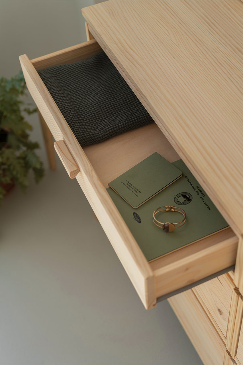 Imagen de ambiente 1 para:Muebles modulares de madera de pino