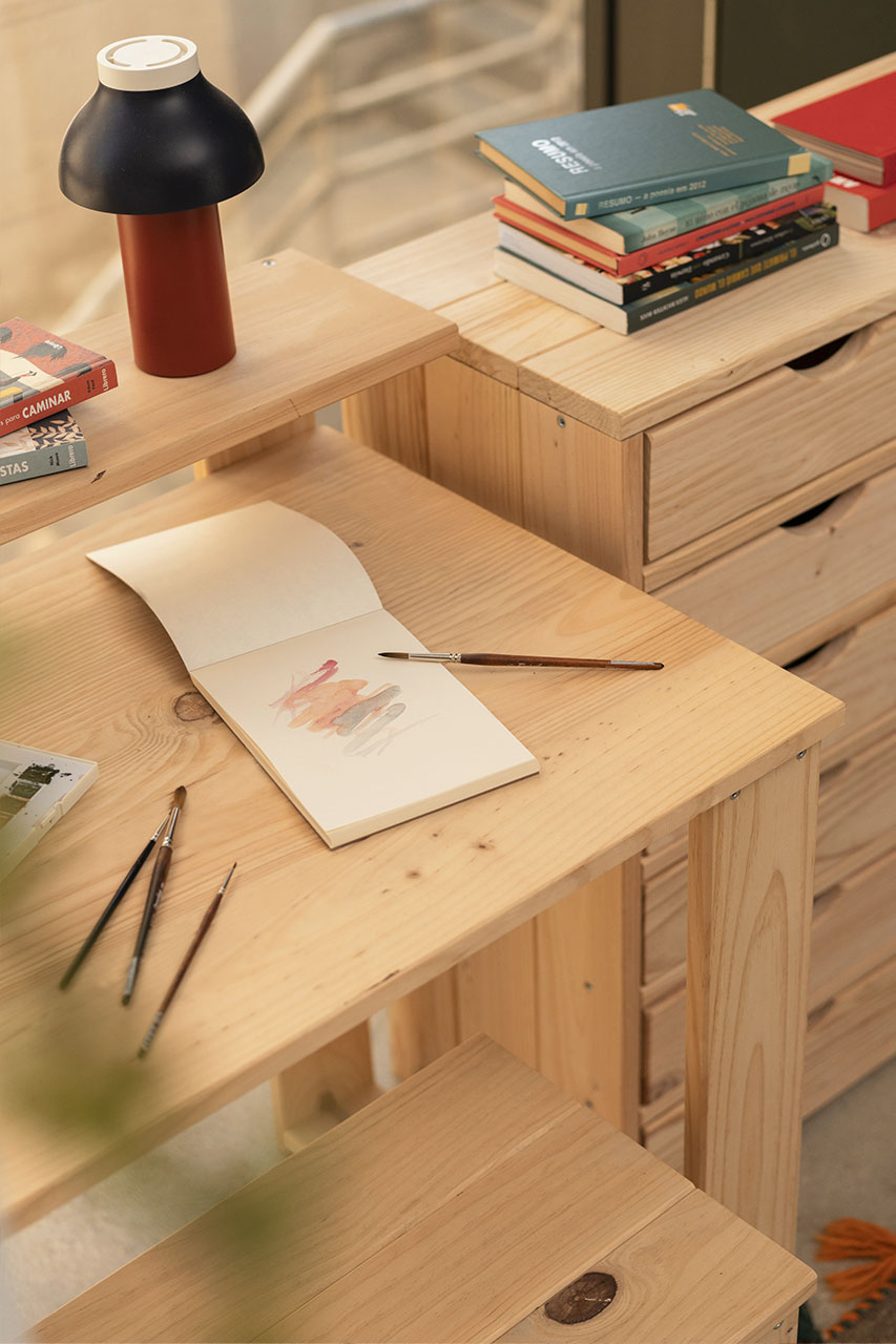 Imagen de ambiente 2 para:Escritorio de madera natural