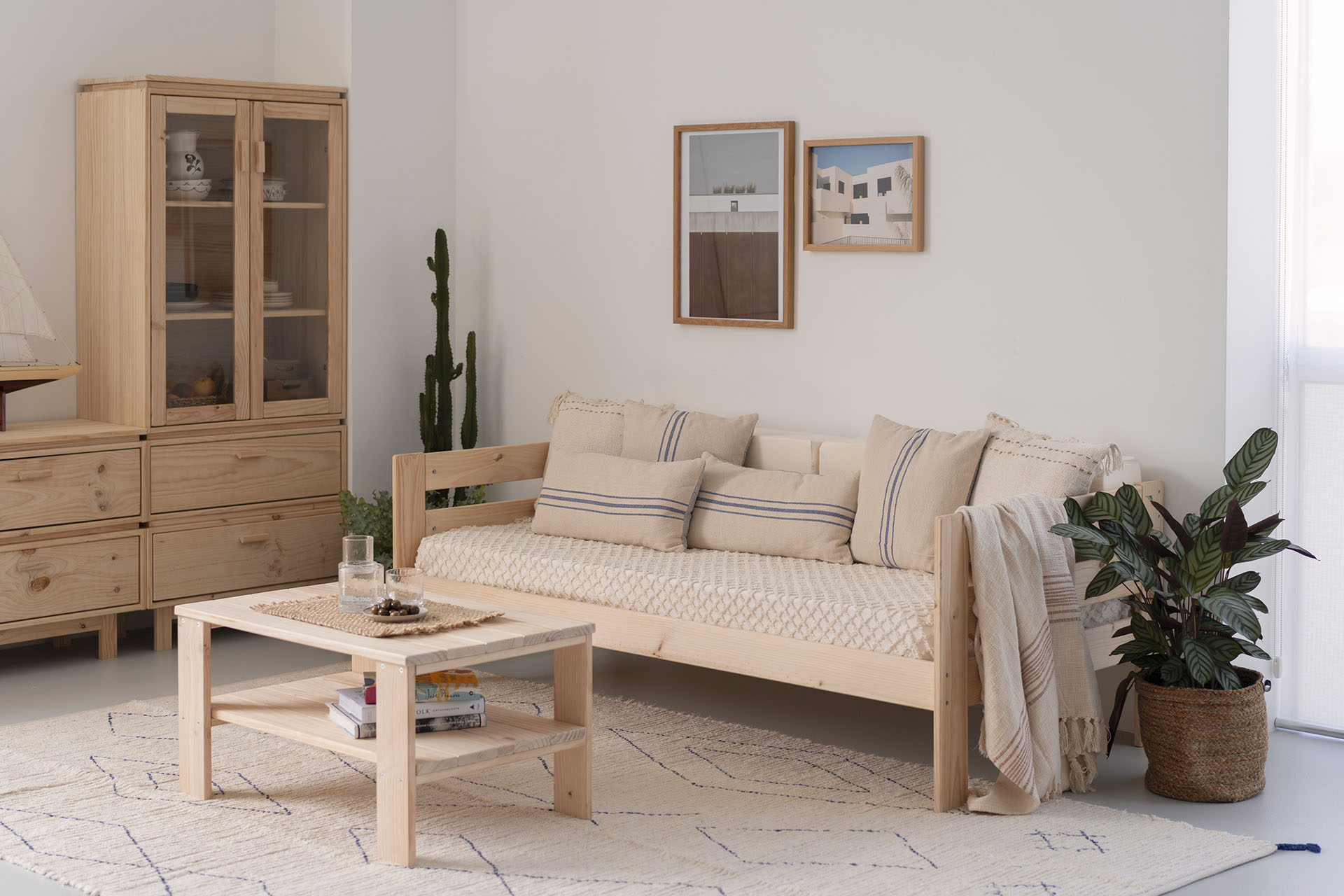 Imagen de ambiente 2 para:Cama sof&aacute; individual de madera ecol&oacute;gica