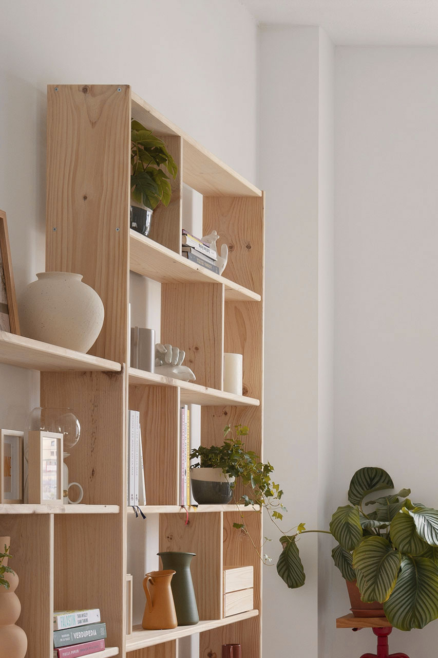 Imagen de ambiente 2 para:Estanter&iacute;a asim&eacute;trica de madera ecol&oacute;gica