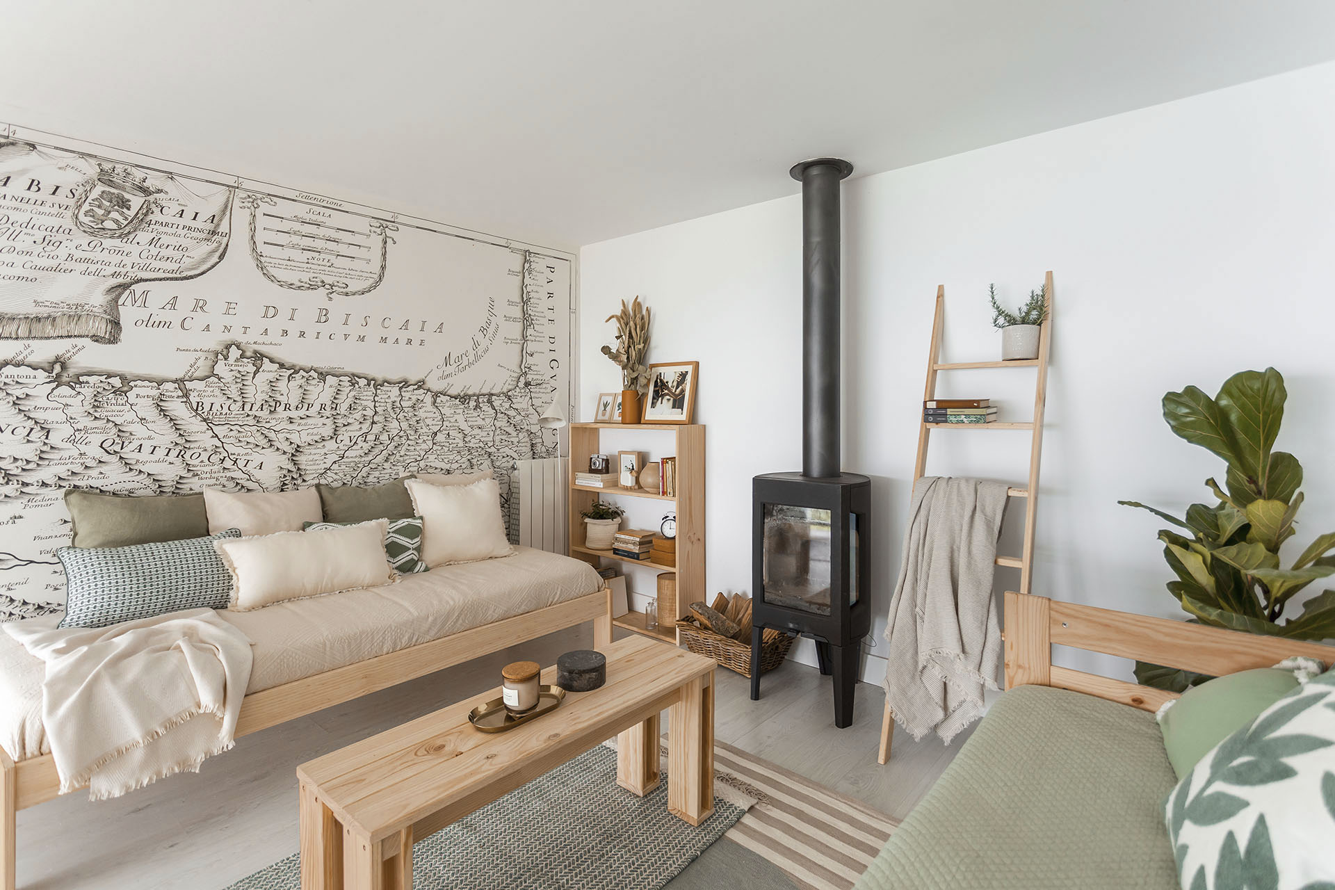 Imagen de ambiente 2 para:Estanter&iacute;a de suelo de madera natural