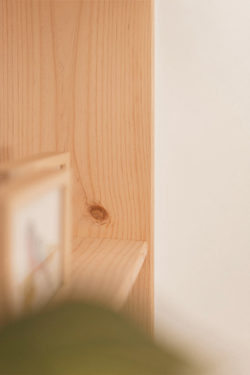 Imagen de ambiente 2 para:Estanter&iacute;a alta de madera de pino