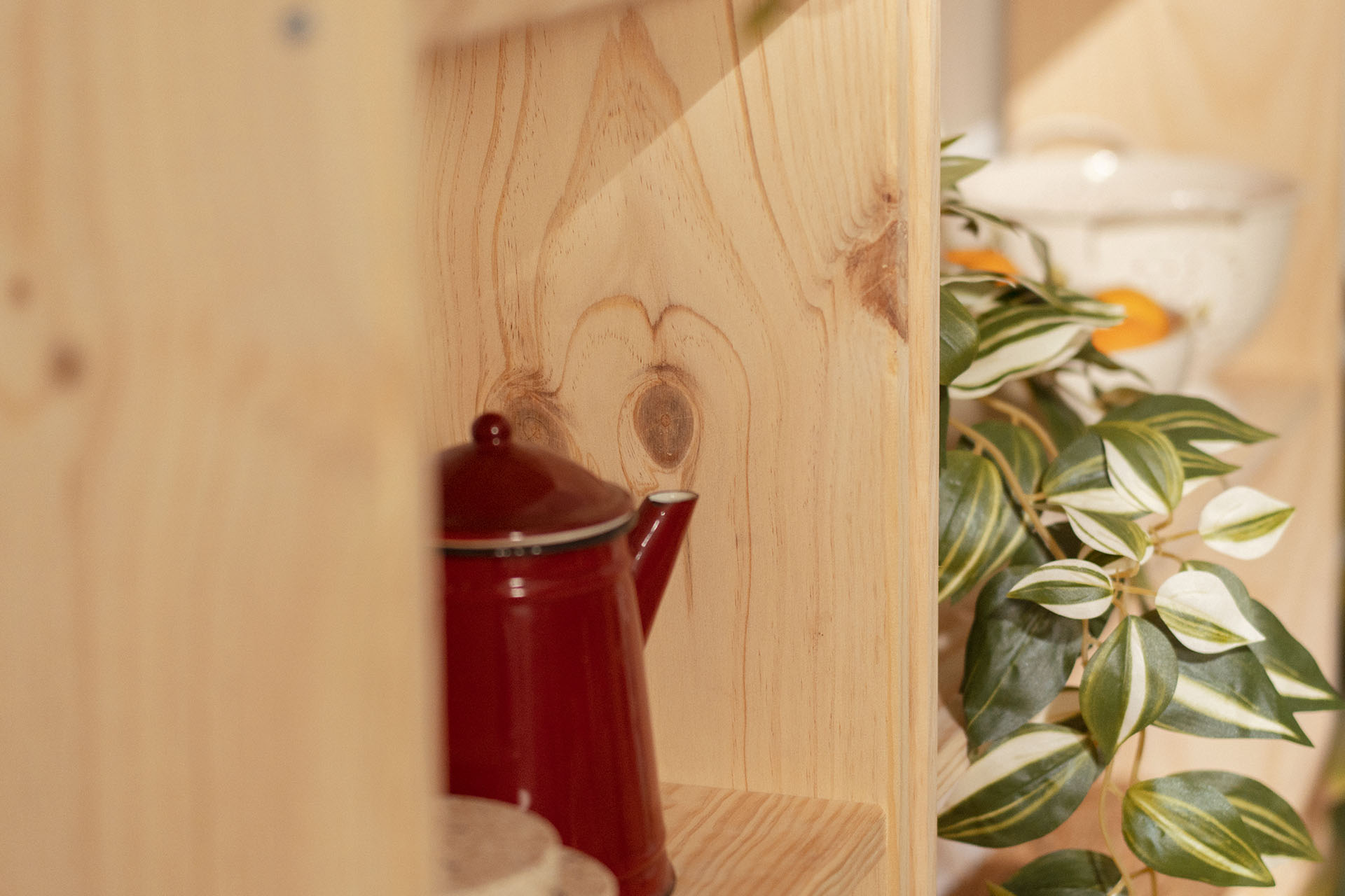 Imagen de ambiente 2 para:Estanter&iacute;a alta de madera natural