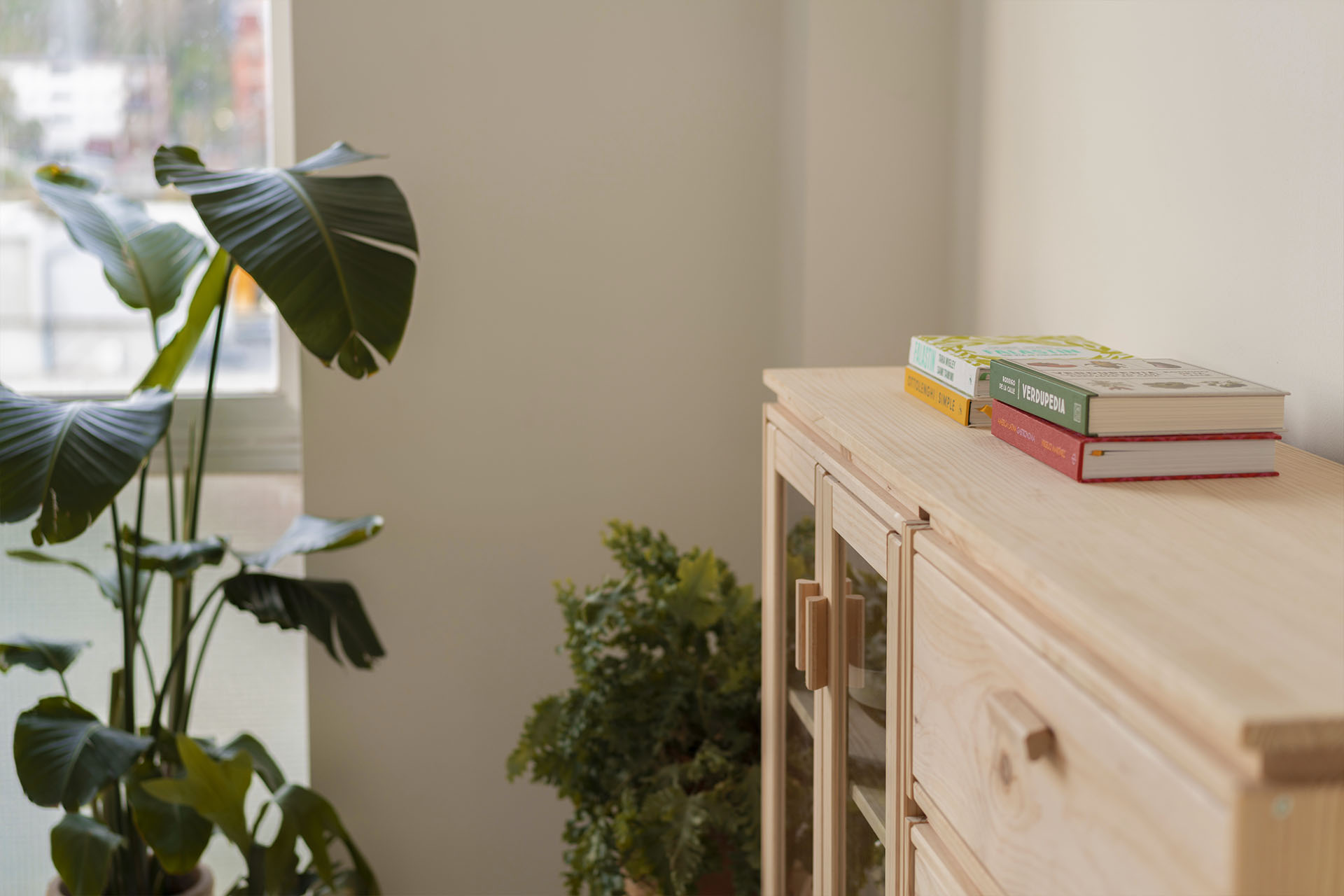 Imagen de ambiente 2 para:Encimera de madera para c&oacute;modas
