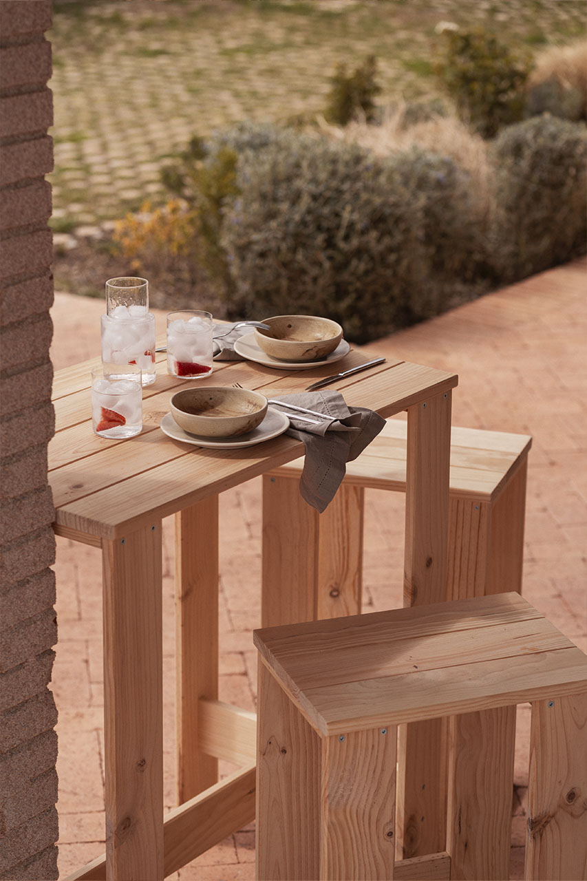 Imagen de ambiente 2 para:Taburete alto de madera natural