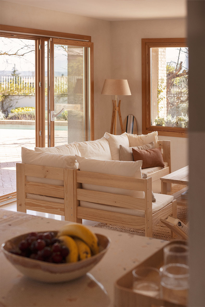 Imagen de ambiente 2 para:Sill&oacute;n modular de madera natural