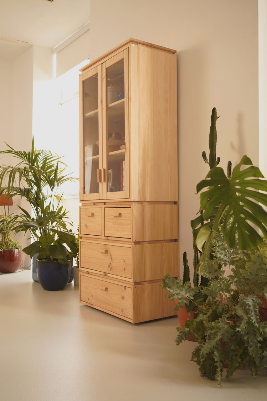 Imagen de ambiente 2 para:Vitrina alta con cajones