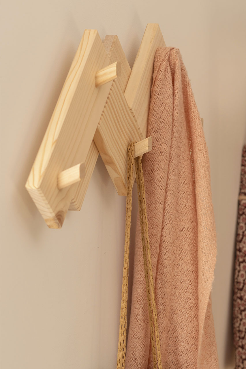 Imagen de ambiente 2 para:perchero de madera natural