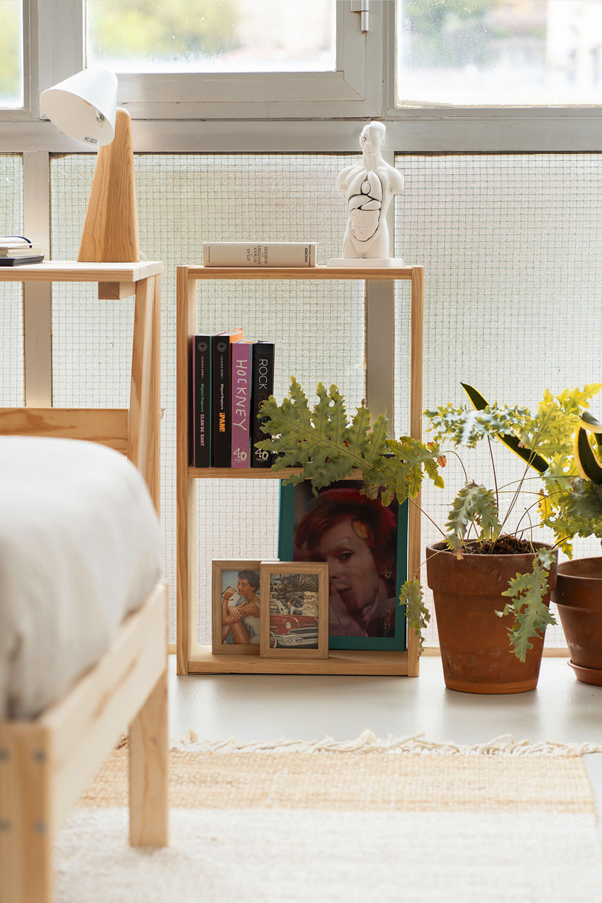 Imagen de ambiente 2 para:Estanter&iacute;a para el suelo de madera sostenible