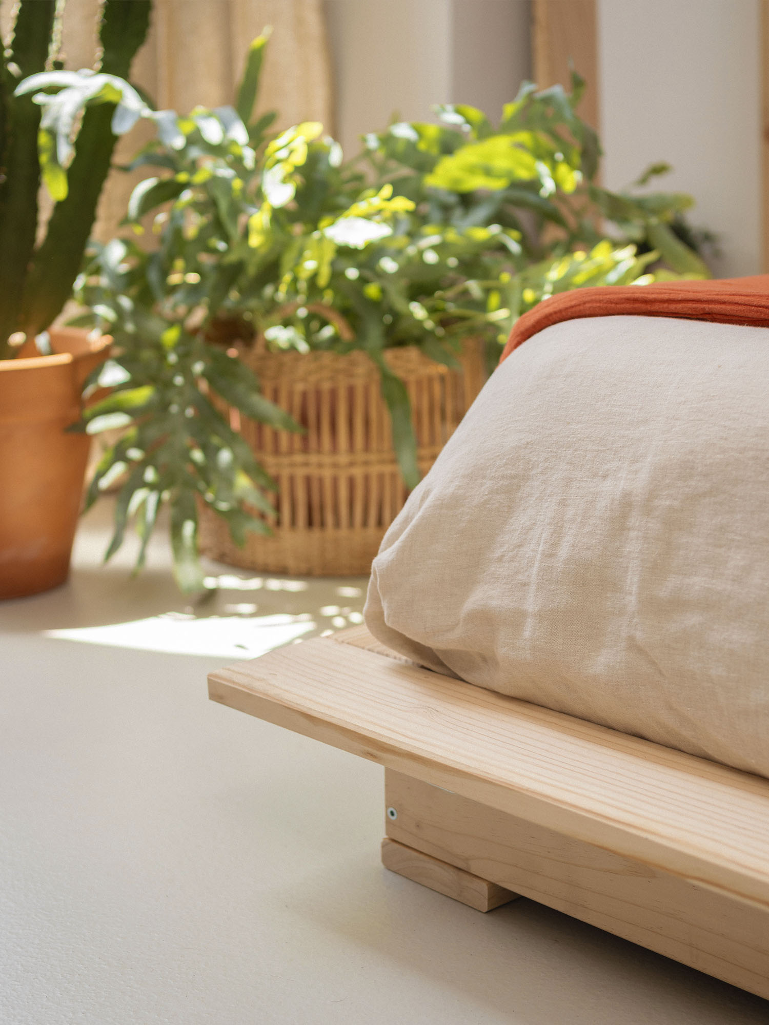 Imagen de ambiente 2 para:cama baja de madera estilo tatami