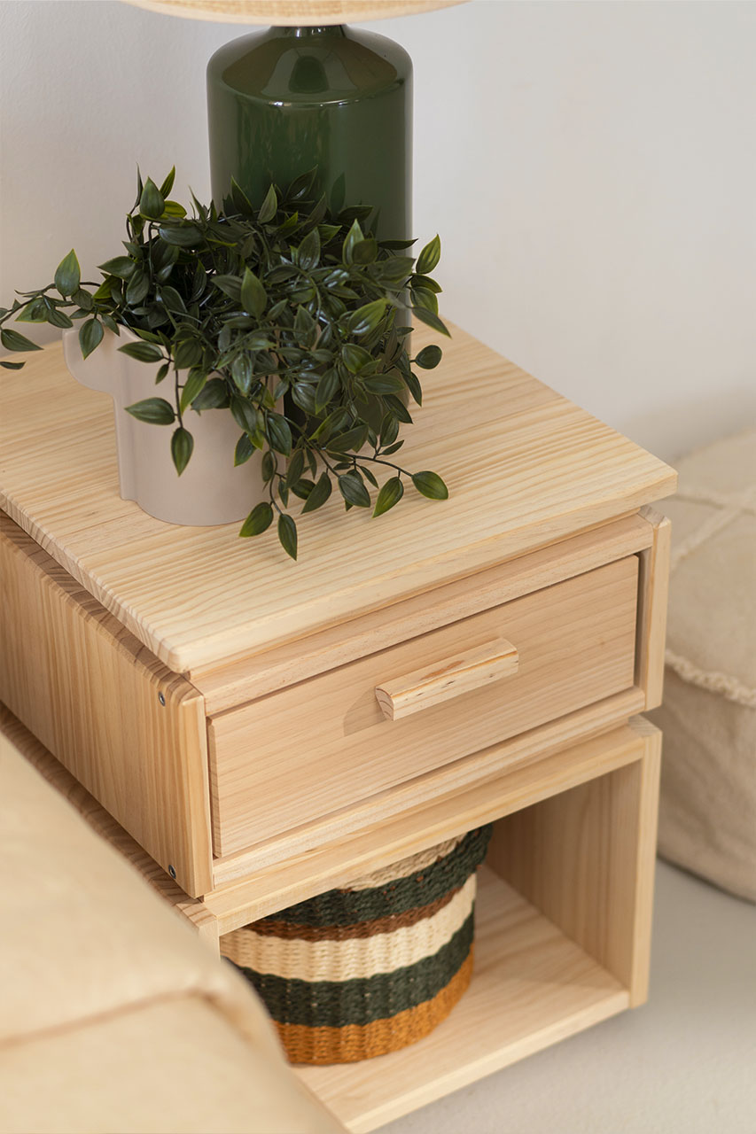 Imagen de ambiente 2 para:Mesita de noche de madera natural y ecol&oacute;gica