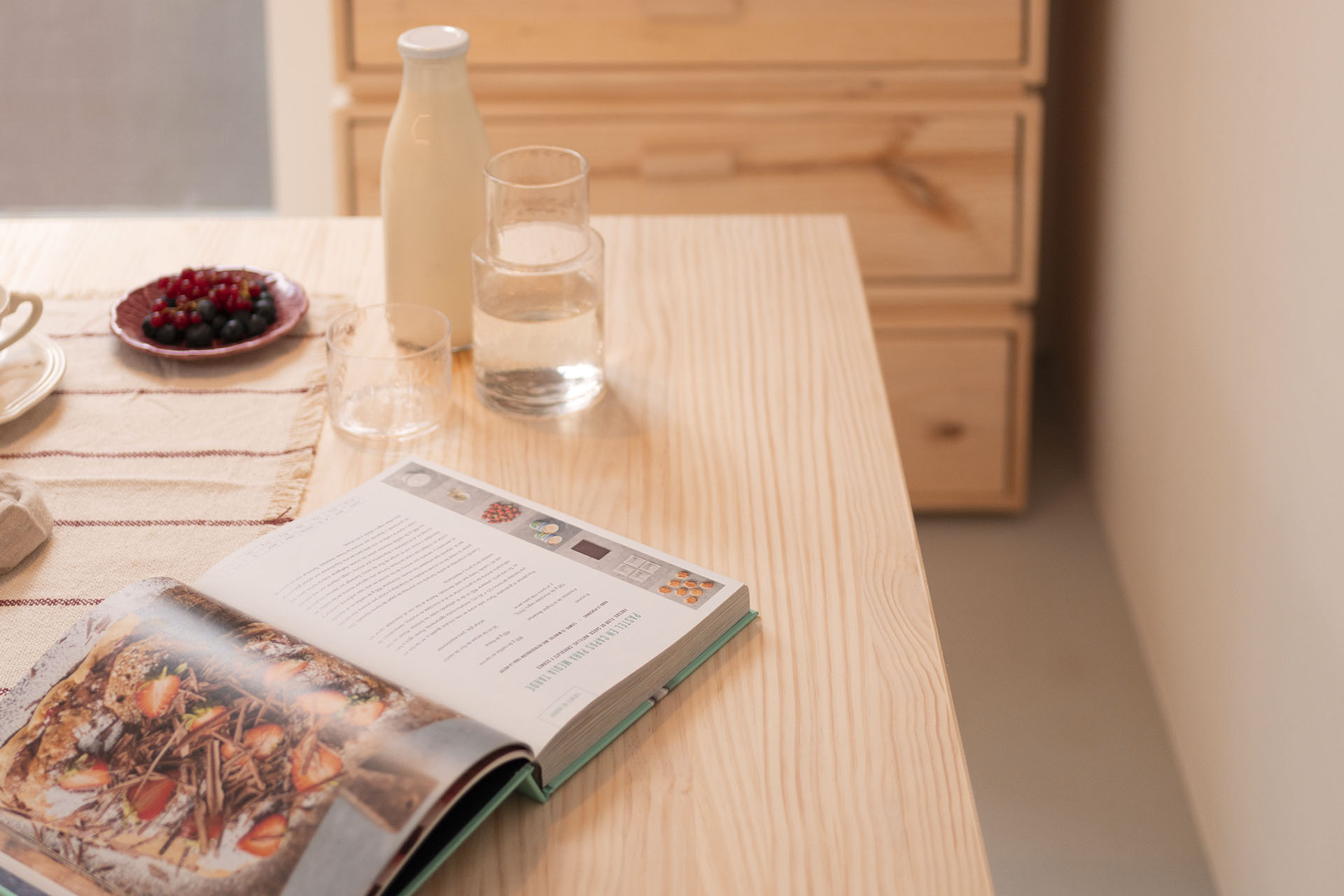 Imagen de ambiente 2 para:mesa de madera sostenible