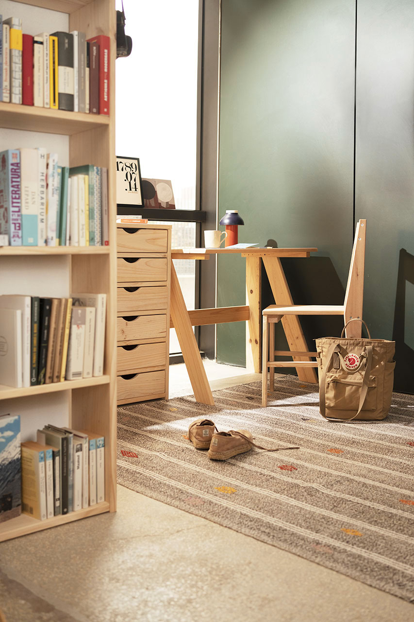 Imagen de ambiente 2 para:Cajonera de madera de pino