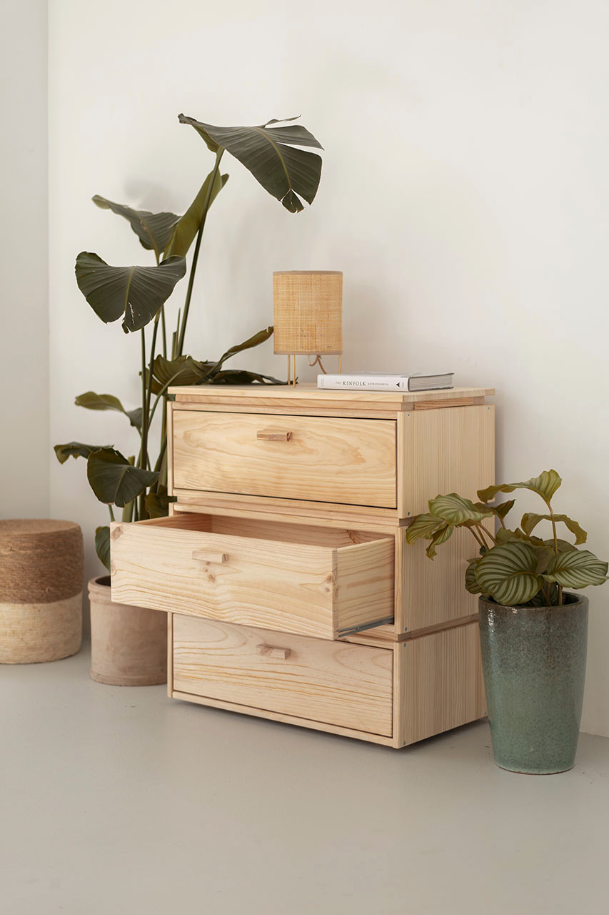 Imagen de ambiente 2 para:Cajonera modular de madera maciza