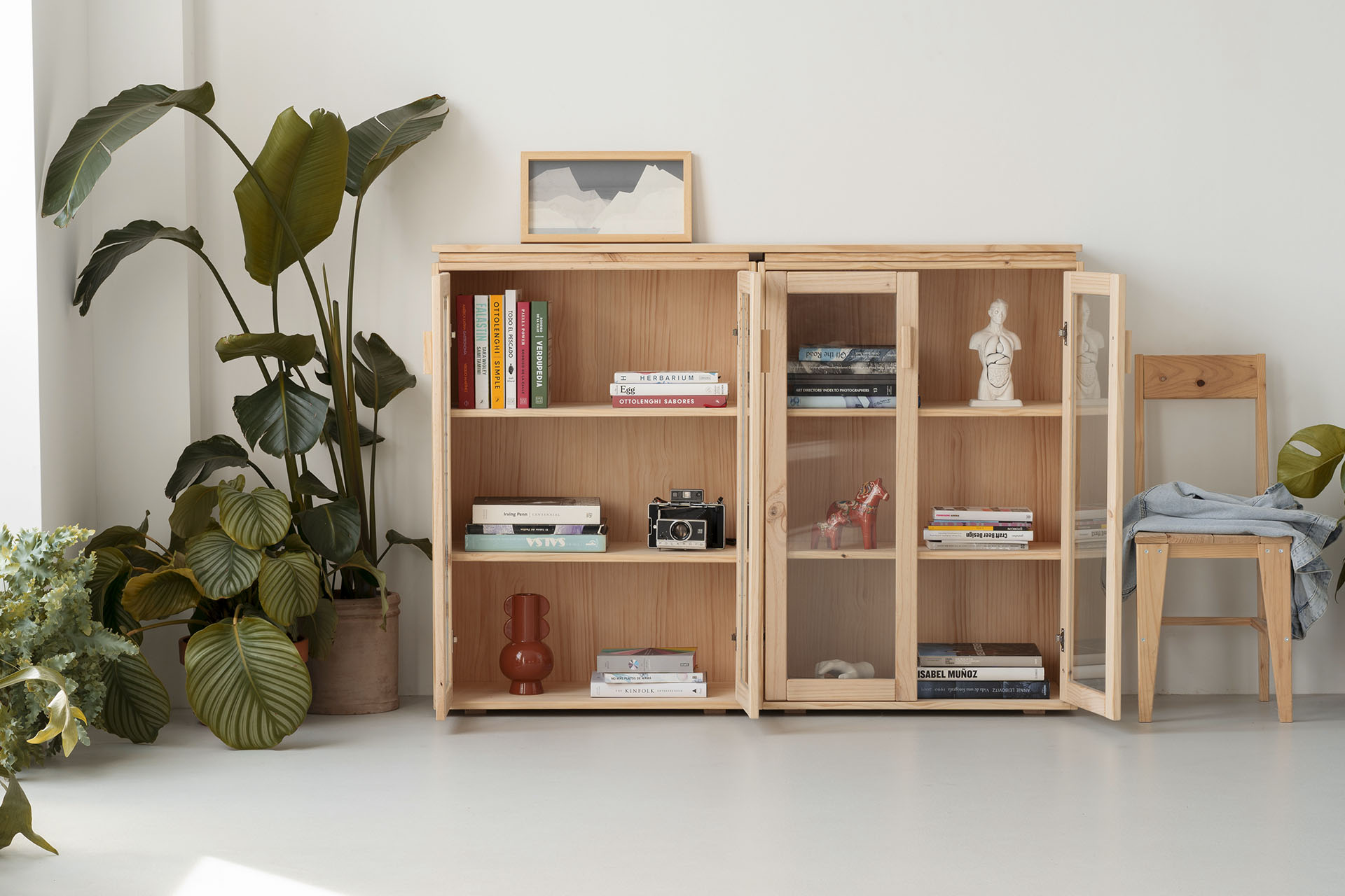 Imagen de ambiente 3 para:Vitrina modular de madera sostenible