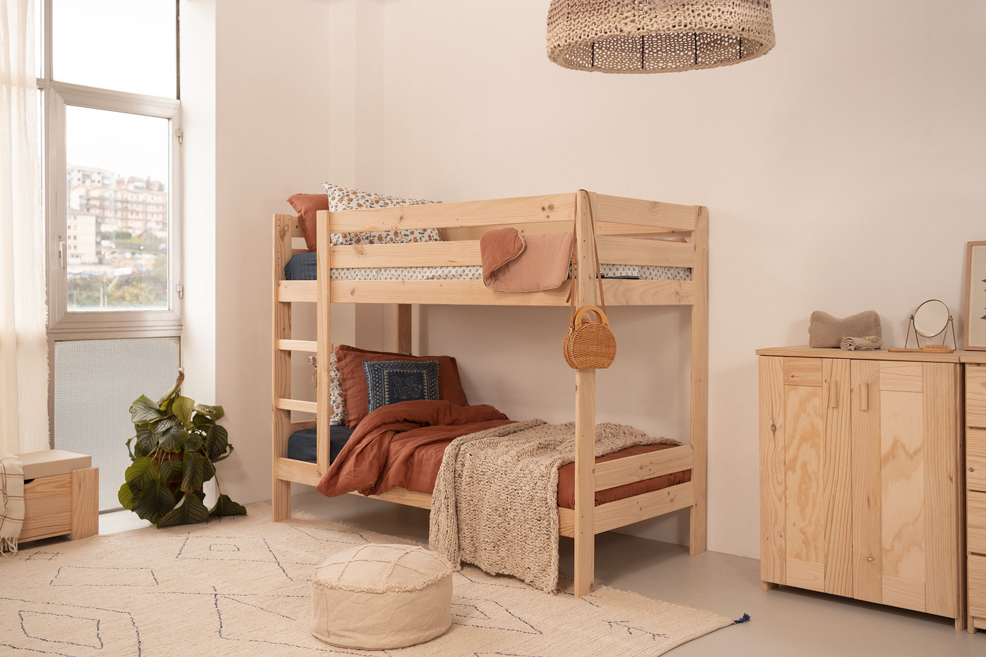Imagen de ambiente 3 para:Litera de madera maciza