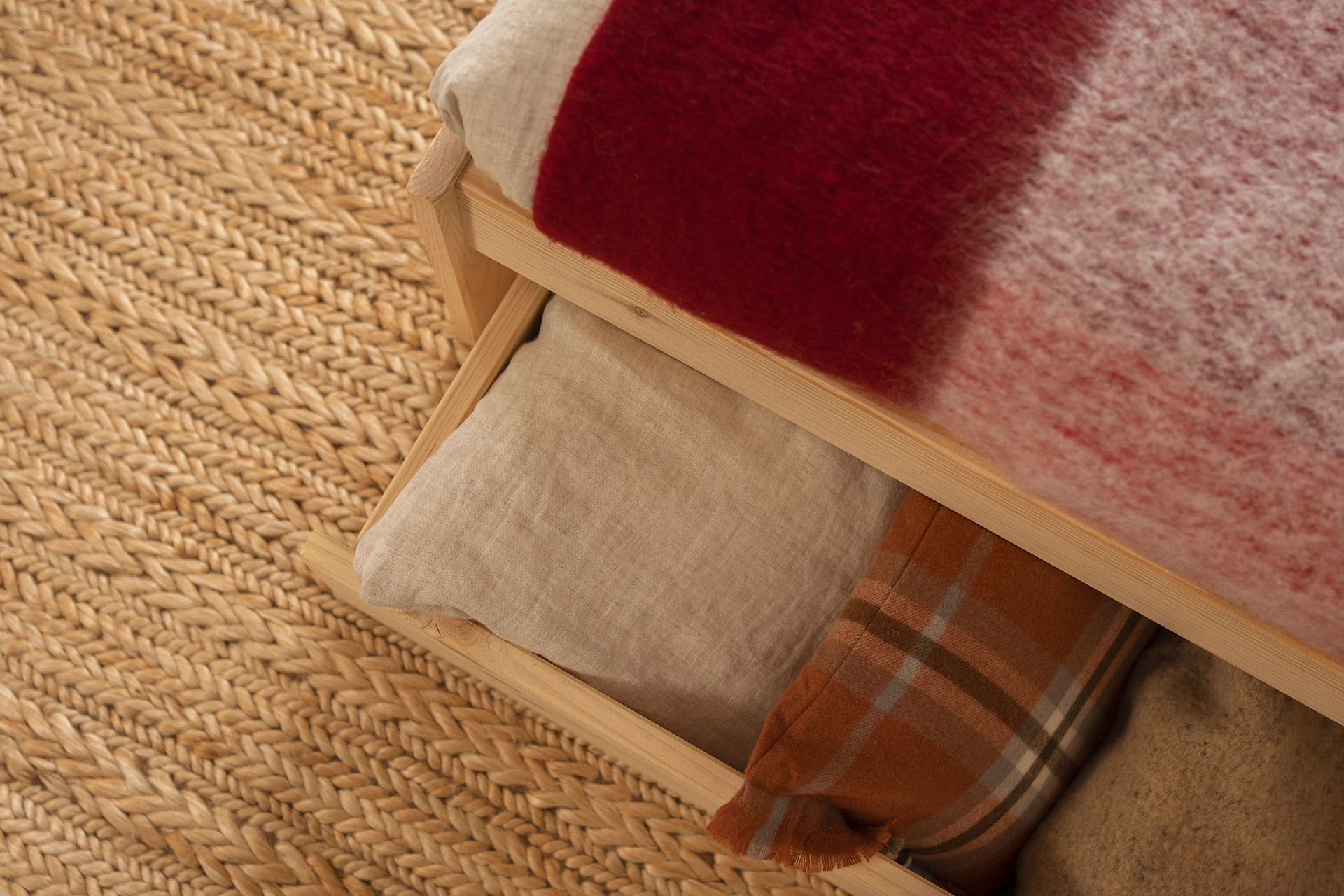 Imagen de ambiente 4 para:Cajones individuales para cama de madera de pino 