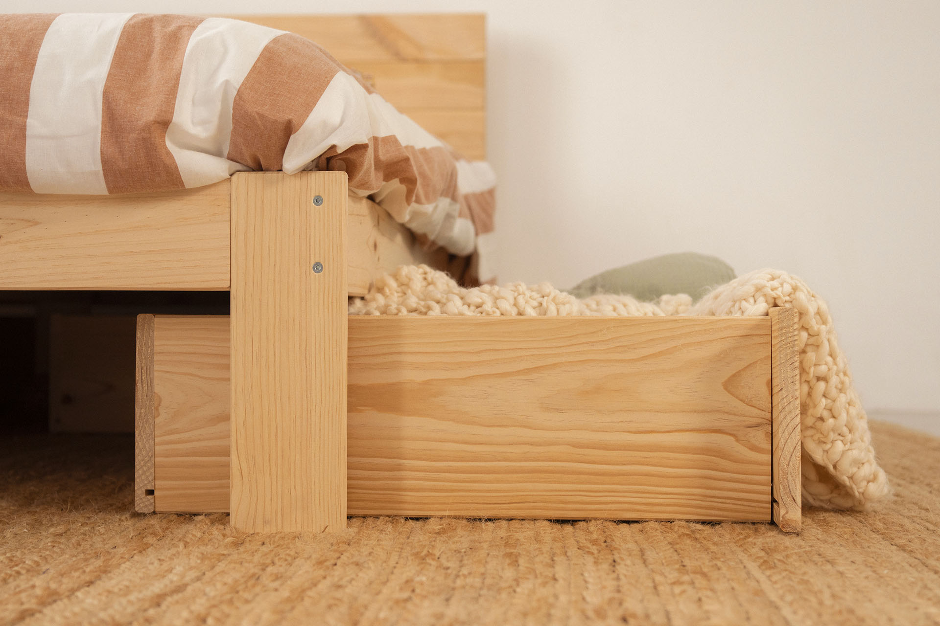 Imagen de ambiente 3 para:Cama doble de madera ecol&oacute;gica con almacenaje