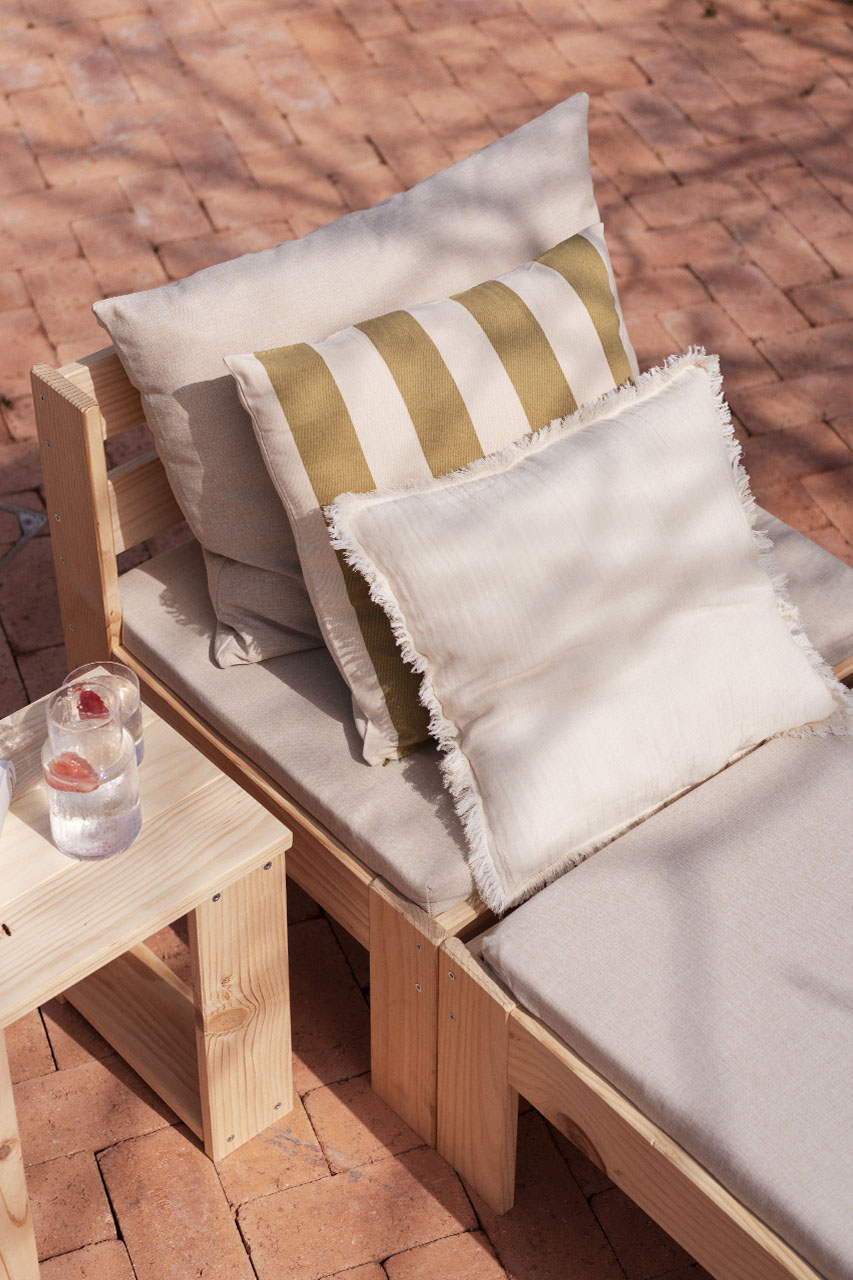 Imagen de ambiente 3 para:Sillones modulares de madera ecol&oacute;gica para exterior