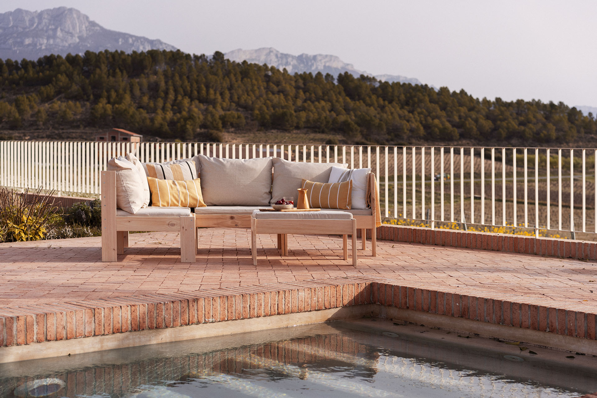 Imagen de ambiente 2 para:Sillones y puffs de exterior