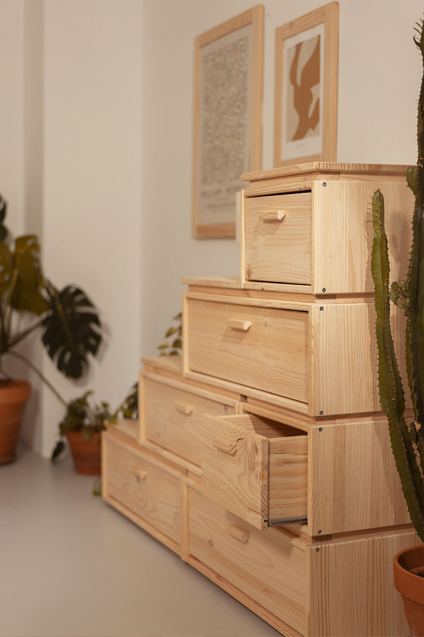 Imagen de ambiente 3 para:Cajonera de madera natural