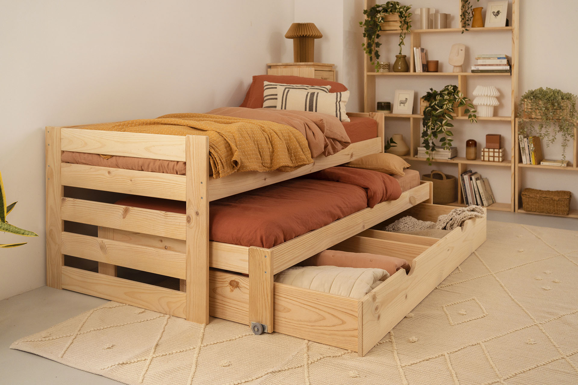 Imagen de ambiente 3 para:Cama extra&iacute;ble con caj&oacute;n debajo