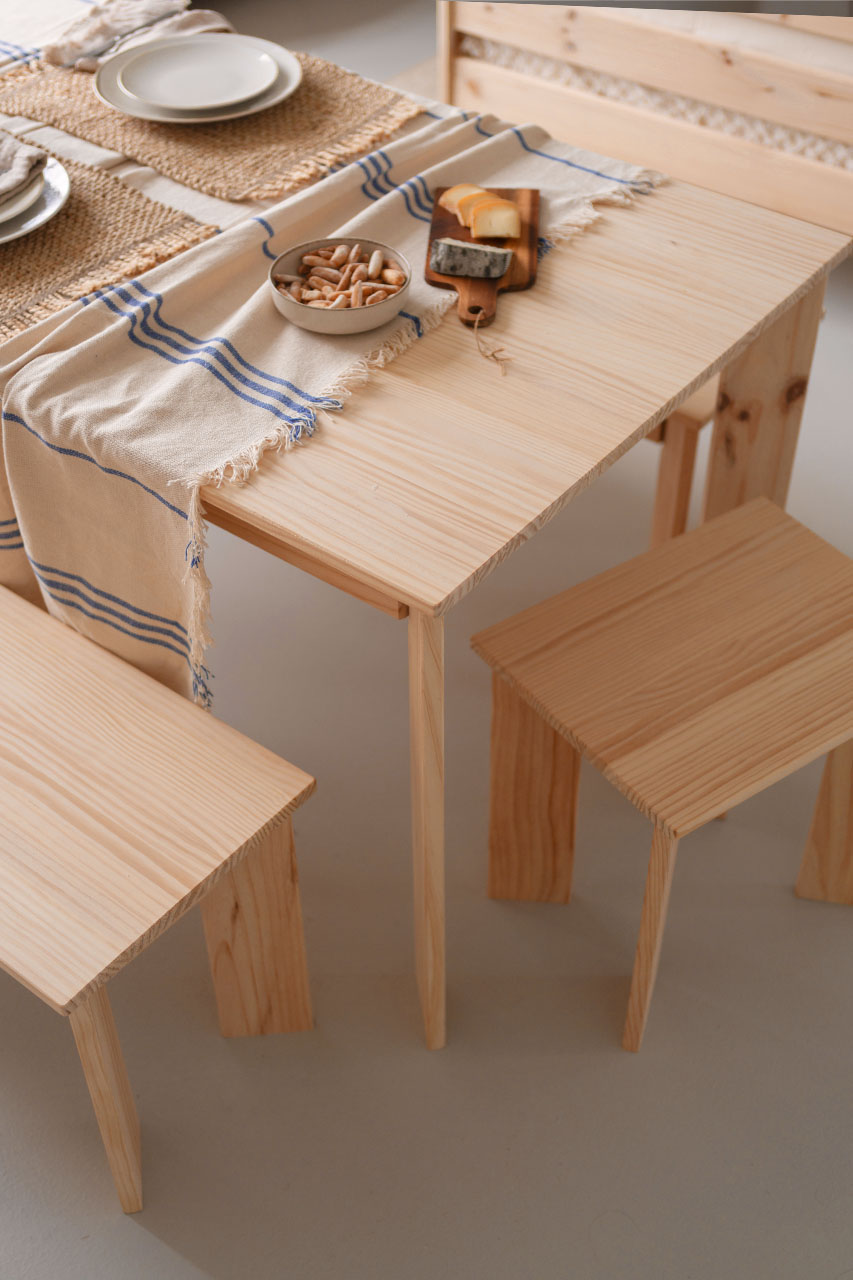Imagen de ambiente 3 para:mesa y bancos de madera sostenible