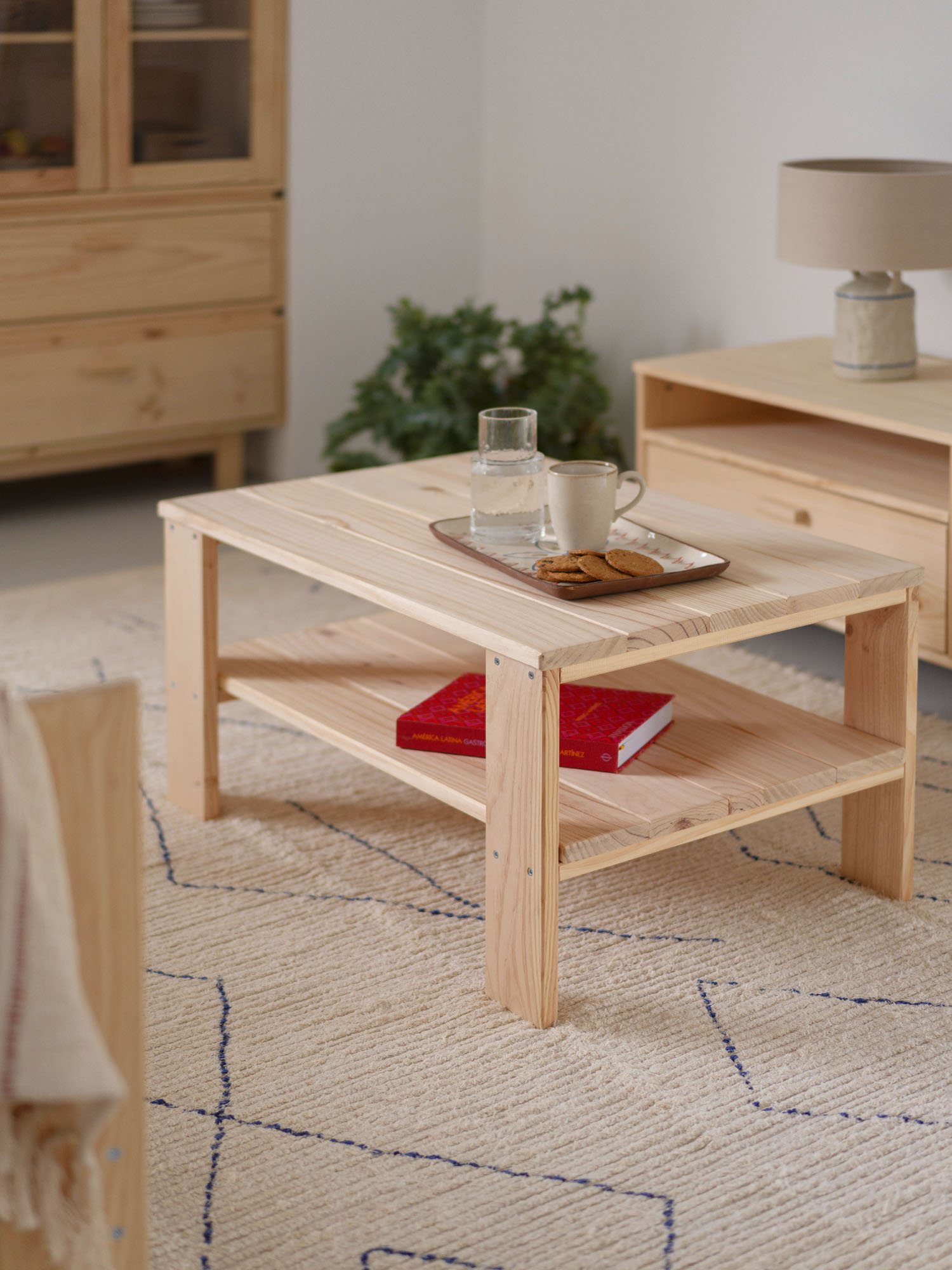 Imagen de ambiente 3 para:Mesa auxiliar de madera natural