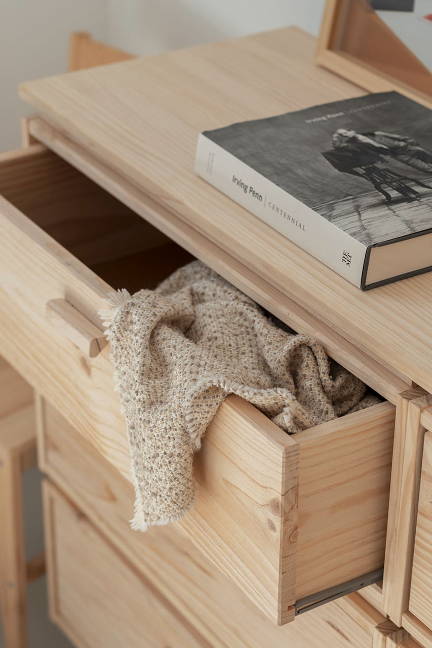 Imagen de ambiente 3 para:Cajonera modular de madera maciza