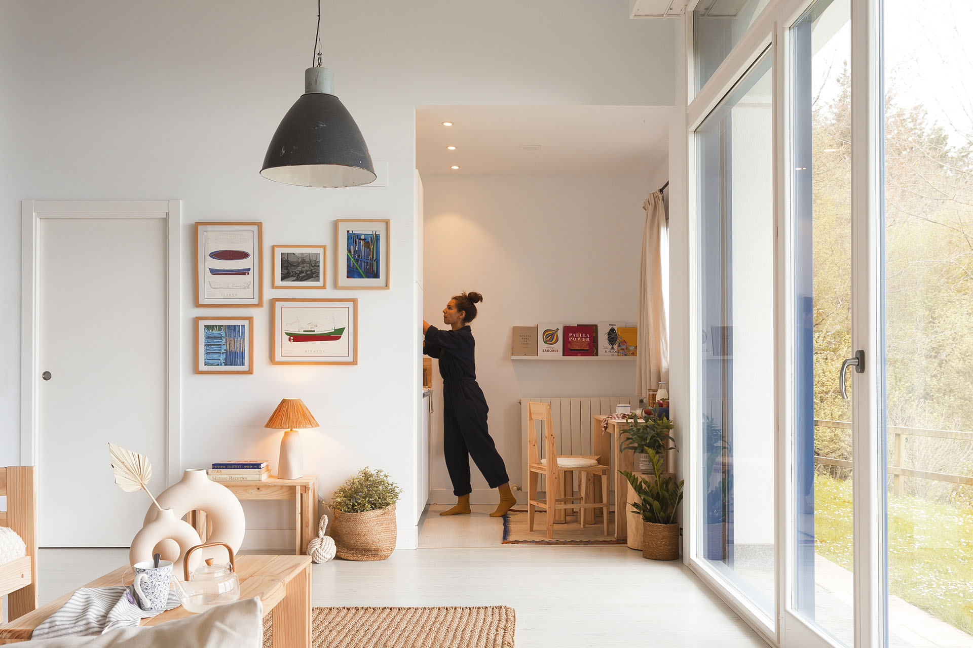 Imagen de ambiente 4 para:Mesa de comedor de madera sostenible