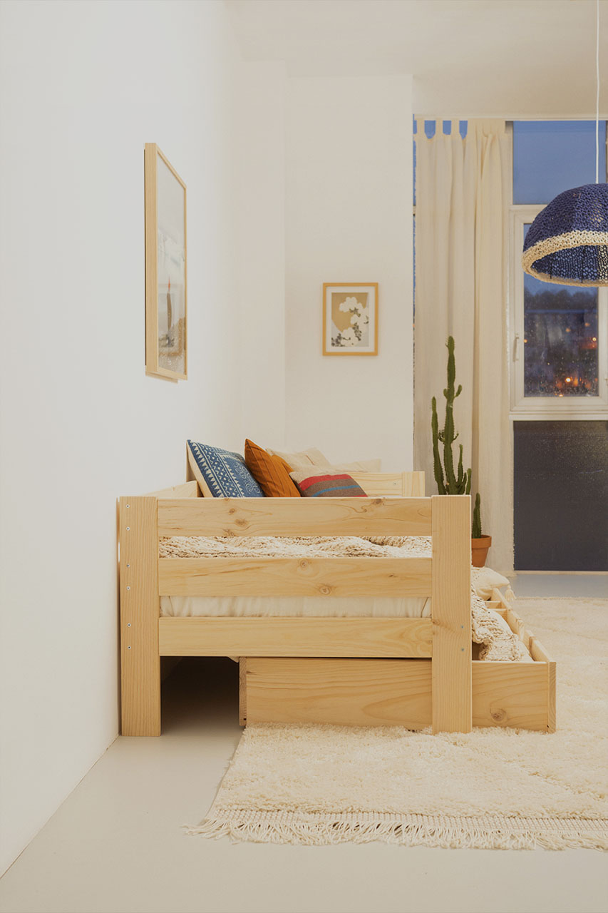 Imagen de ambiente 4 para:Div&aacute;n de madera con caj&oacute;n