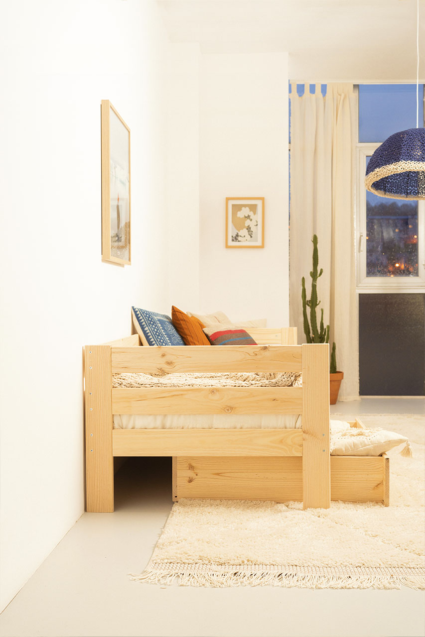 Imagen de ambiente 4 para:Div&aacute;n de madera con cajones